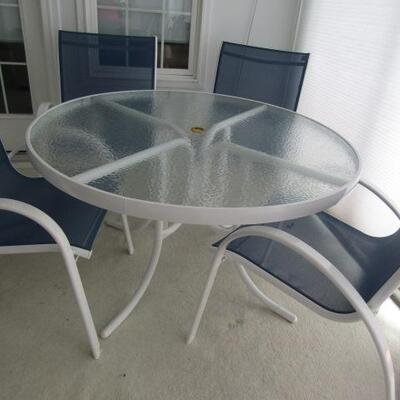 Nice Outdoor Patio Chair and Table Set