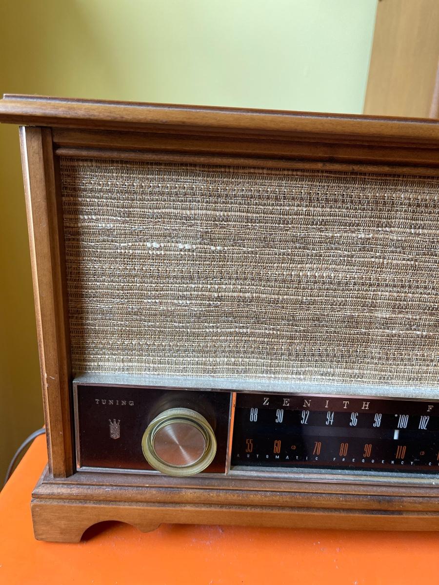 Vintage Zenith Long Distance Amfm Tube Radio Wooden Cabinet S 58040