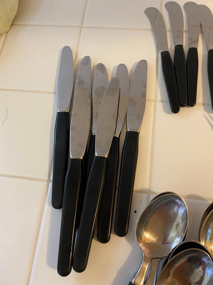 Six Mid Century Danish Modern Federal Cutlery Co. Black Handle Stainless  Silverware / Flatware in Original Box Steak Knives 