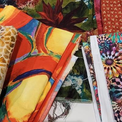 Lot 392: Large Quarter Fabric Bundle