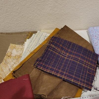 Lot 392: Large Quarter Fabric Bundle