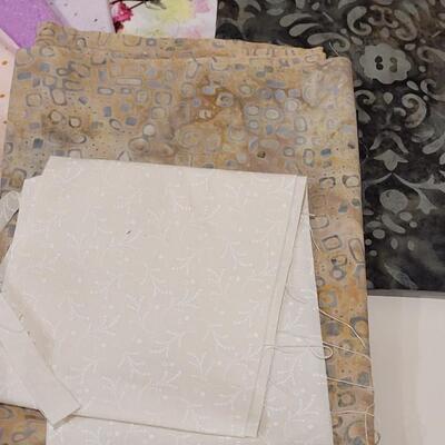 Lot 392: Large Quarter Fabric Bundle
