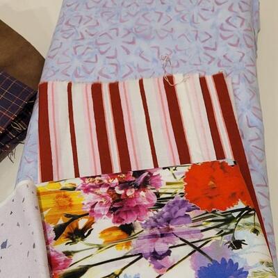 Lot 392: Large Quarter Fabric Bundle