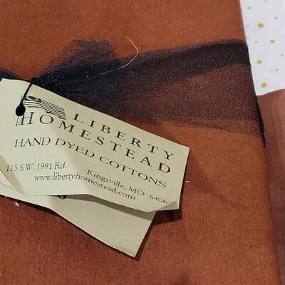 Lot 392: Large Quarter Fabric Bundle