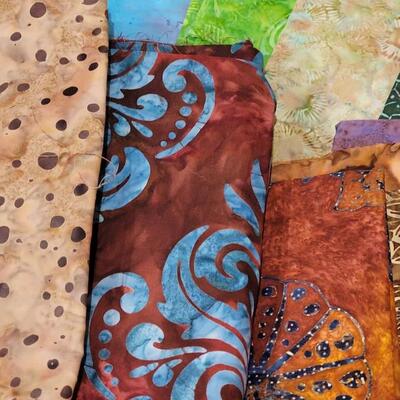 Lot 395: Fabric Quarter Bundle lot
