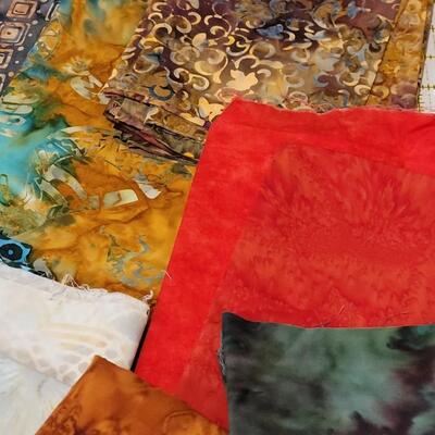 Lot 395: Fabric Quarter Bundle lot