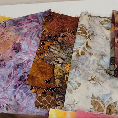 Lot 395: Fabric Quarter Bundle lot