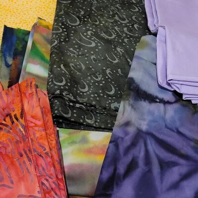Lot 396: Fabric Quarter Bundle lot