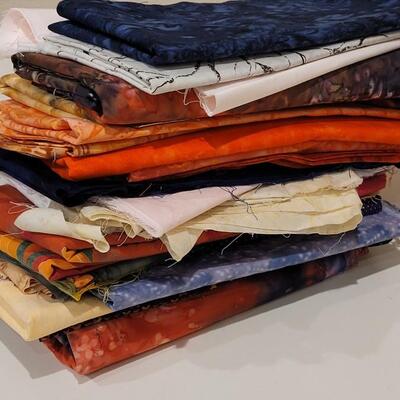 Lot 397: Fabric Quarter Bundle