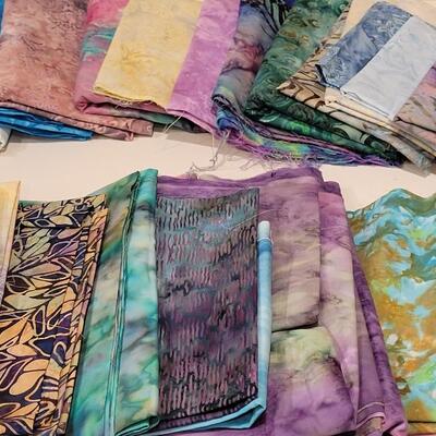 Lot 398: Fabric Quarter Bundle lot 