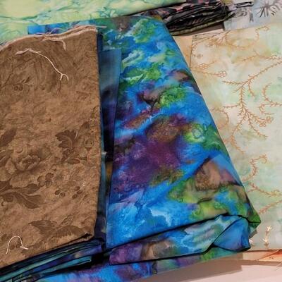 Lot 400: Fabric Quarter Bundle 