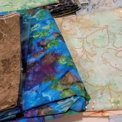 Lot 400: Fabric Quarter Bundle 