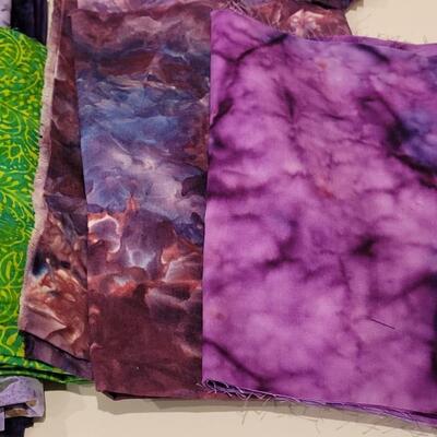 Lot 401: Fabric Quarter Bundle lot 
