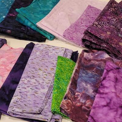 Lot 401: Fabric Quarter Bundle lot 
