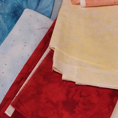 Lot 402: Fabric Bundle lot 