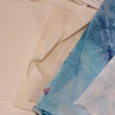 Lot 402: Fabric Bundle lot 