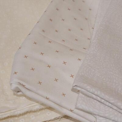 Lot 402: Fabric Bundle lot 