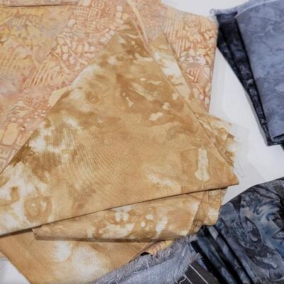Lot 405: Fabric Quarter Bundle lot 