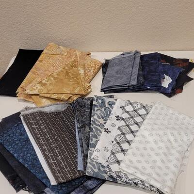 Lot 405: Fabric Quarter Bundle lot 