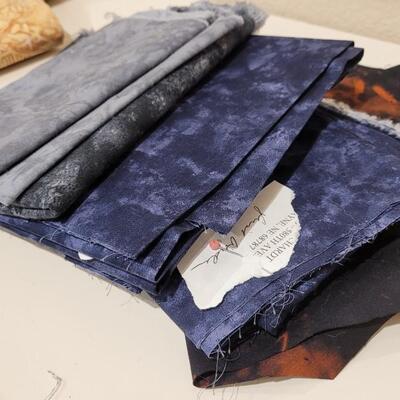 Lot 405: Fabric Quarter Bundle lot 