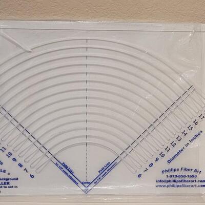 Lot 414: Quilting Cut Around Rulers 