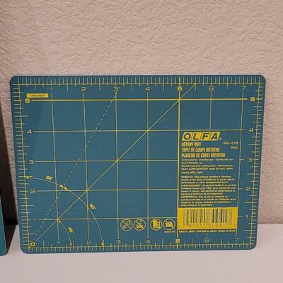 Lot 416: Quilting Cutting Mats