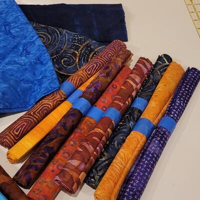 Lot 417: Fabric Quarter Bundle lot 