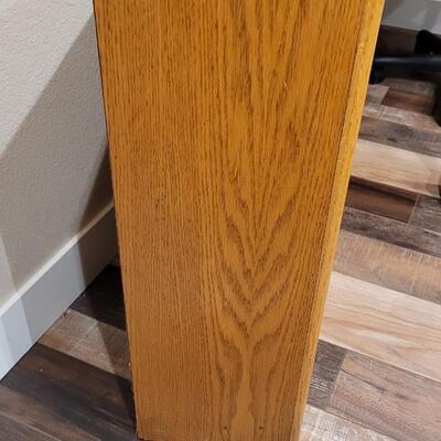 Lot 433: Oak Bookshelf 