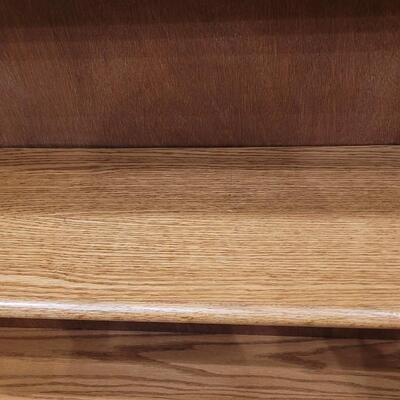 Lot 433: Oak Bookshelf 