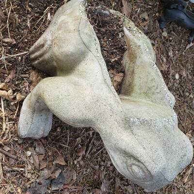 157 - Concrete Frog