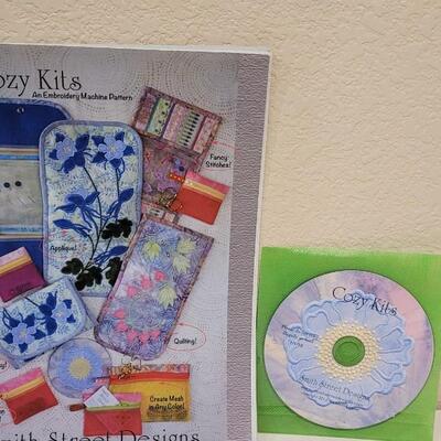 Lot 445: Quilting Pattern & Smaplers Lot