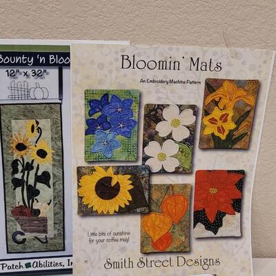 Lot 445: Quilting Pattern & Smaplers Lot