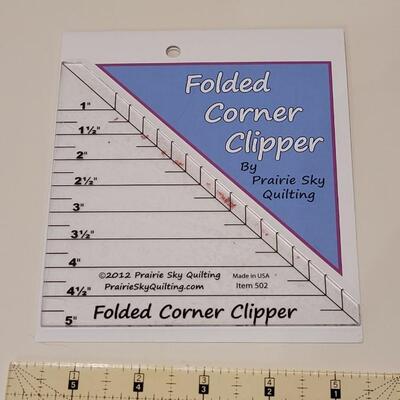 Lot 460: Folded Corner Clipper and Quiltes Select Square