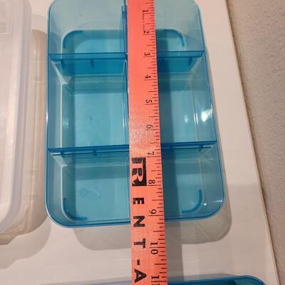Lot 487: Organizer Container with Removable Bins