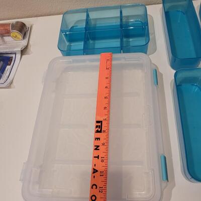 Lot 487: Organizer Container with Removable Bins
