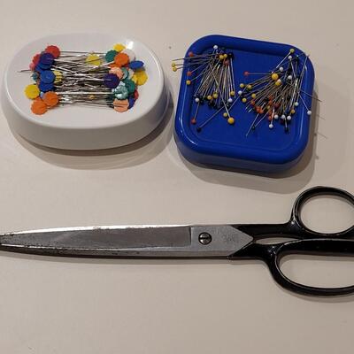 Lot 488: Clauss Scissors, Pins and Magnetic Holder