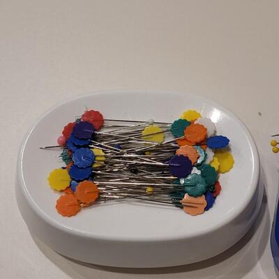 Lot 488: Clauss Scissors, Pins and Magnetic Holder
