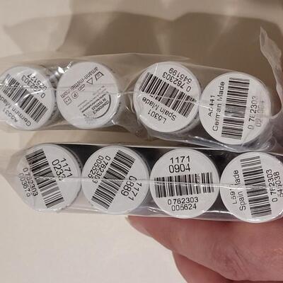 Lot 493: Thread lot