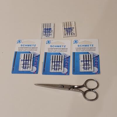 Lot 495: Scissors and Sewing Machine Needles Lot 