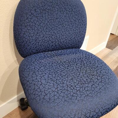Lot 502: Office Chair