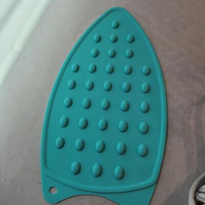 Lot 510: Oliso ittouch Iron and Ironing Rest Pad 