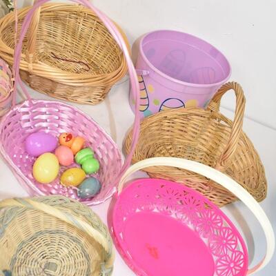13 pc Easter Baskets & 5 Small Candles