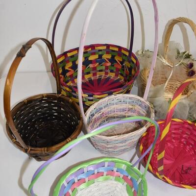 13 pc Easter Baskets & 5 Small Candles