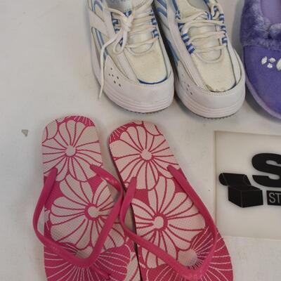 5 pc Women's Footwear: 3 slippers, Curves Tennis Shoes 9, Pink Flip Flops 9-10