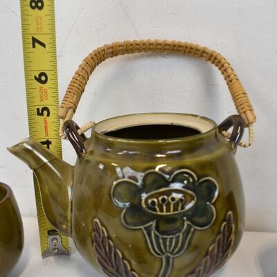 7 pc Green Floral Ceramic Tea Set: Tea Pot Chipped as Shown + 6 cups - Vintage?