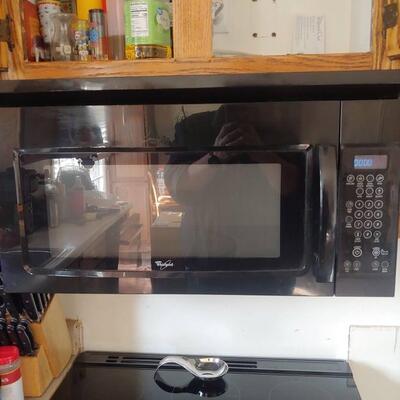 Black Under the Cabinet Microwave, Good Working Condition