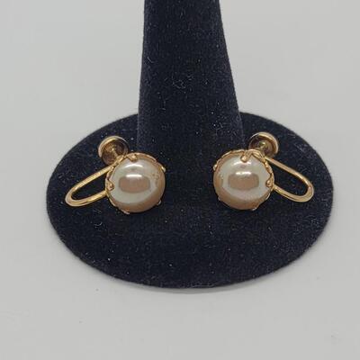 Lot J61 - Goldtone Pin & 10K Gold Screwback Earrings with Pearl.