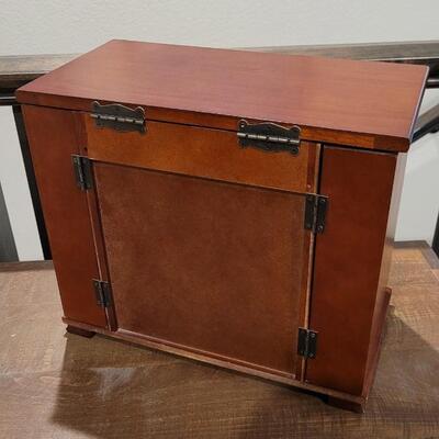 Lot 517: Jewelry Box w/ Side Necklace Storage 