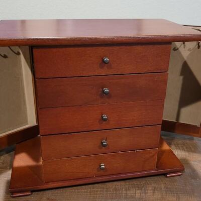 Lot 517: Jewelry Box w/ Side Necklace Storage 