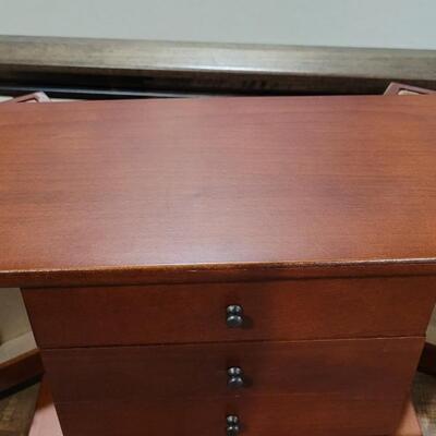 Lot 517: Jewelry Box w/ Side Necklace Storage 